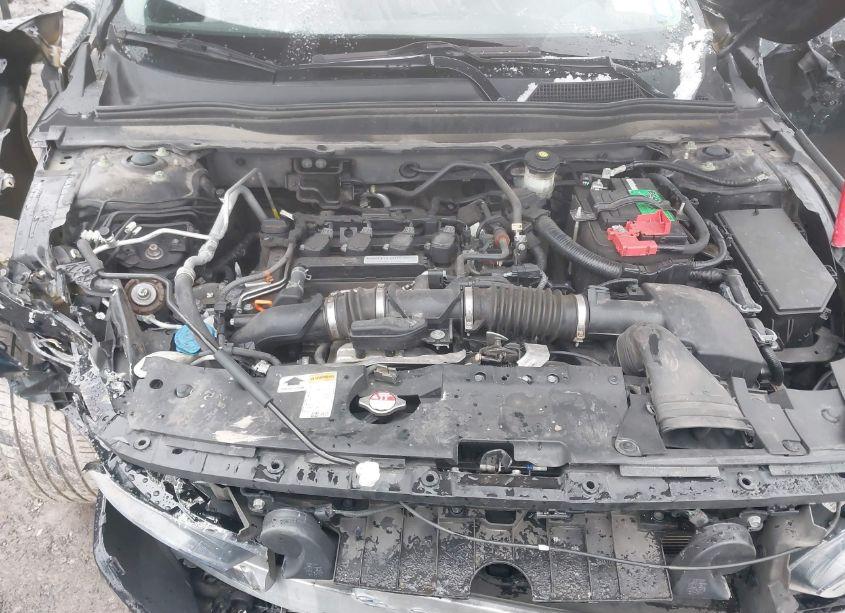 Photo 10 of 2018 Honda Accord LX (VIN 1HGCV1F17JA088997)