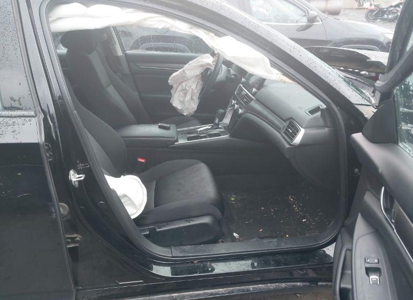 Photo 5 of 2018 Honda Accord LX (VIN 1HGCV1F17JA088997)