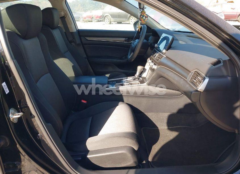Photo 5 of 2018 Honda Accord LX (VIN 1HGCV1F17JA122078)