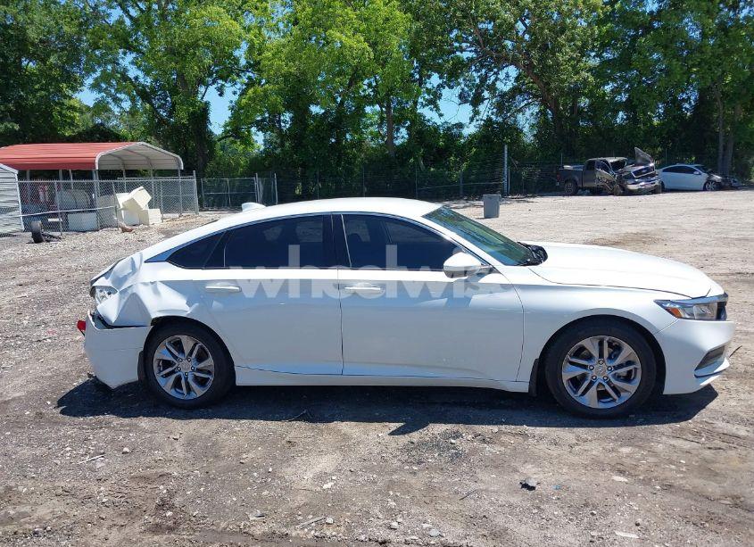 Photo 13 of 2018 Honda Accord LX (VIN 1HGCV1F17JA157414)