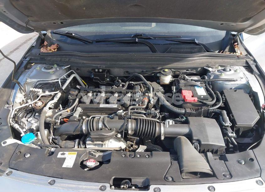 Photo 10 of 2018 Honda Accord LX (VIN 1HGCV1F17JA179770)