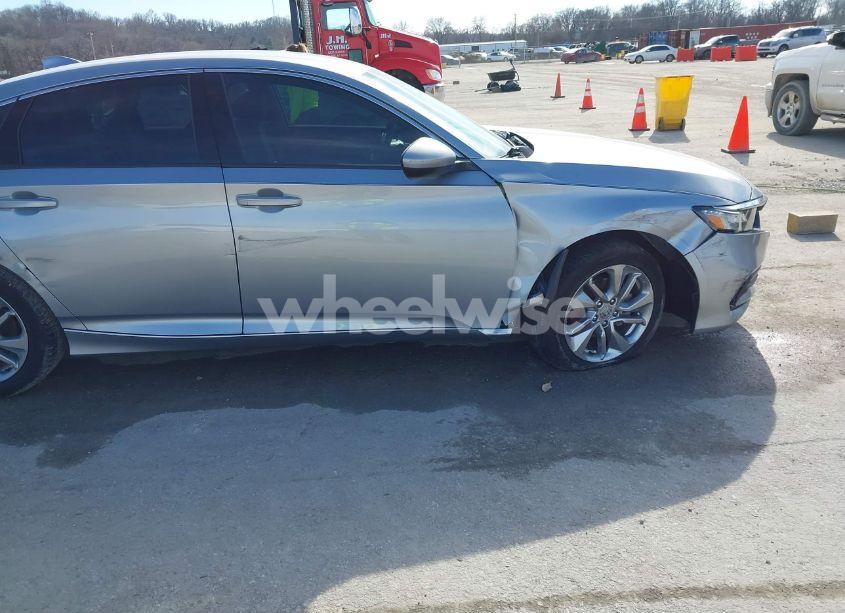 Photo 17 of 2018 Honda Accord LX (VIN 1HGCV1F17JA179770)