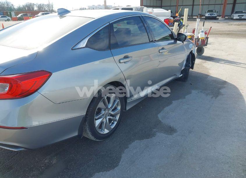 Photo 18 of 2018 Honda Accord LX (VIN 1HGCV1F17JA179770)