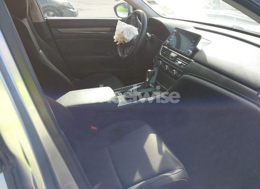 Photo 5 of 2018 Honda Accord LX (VIN 1HGCV1F17JA179770)