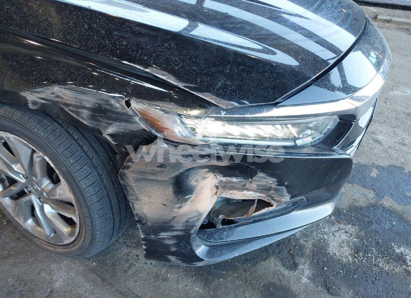 Photo 6 of 2018 Honda Accord LX (VIN 1HGCV1F17JA202724)