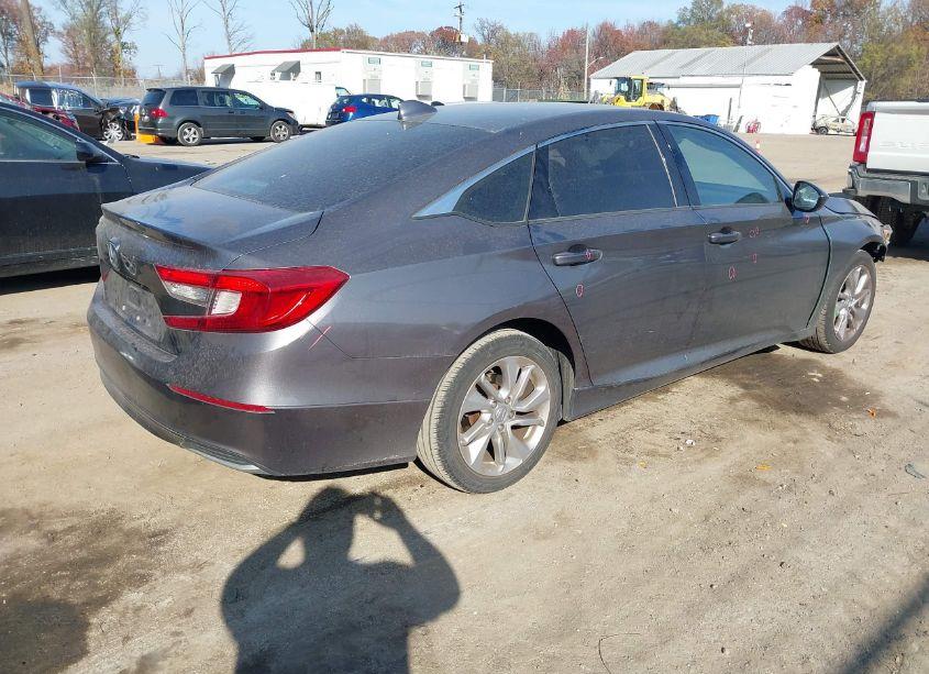 Photo 4 of 2018 Honda Accord LX (VIN 1HGCV1F17JA219135)