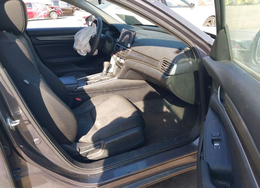 Photo 5 of 2018 Honda Accord LX (VIN 1HGCV1F17JA219135)