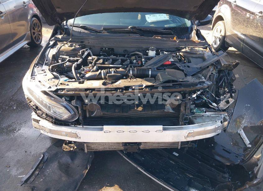 Photo 10 of 2018 Honda Accord LX (VIN 1HGCV1F17JA232998)