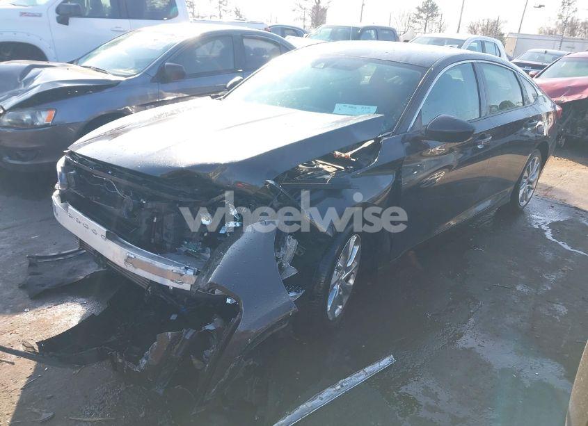 Photo 2 of 2018 Honda Accord LX (VIN 1HGCV1F17JA232998)