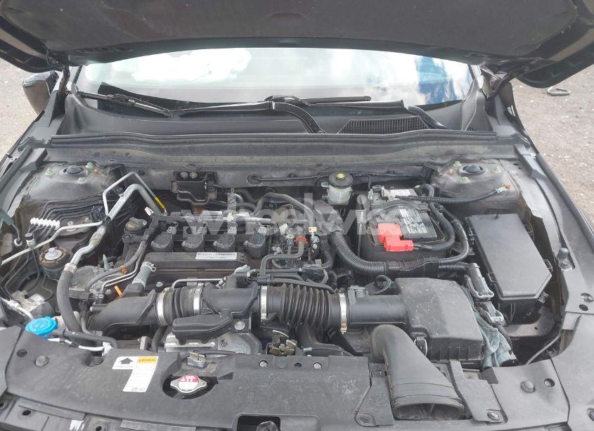 Photo 10 of 2018 Honda Accord LX (VIN 1HGCV1F17JA241961)