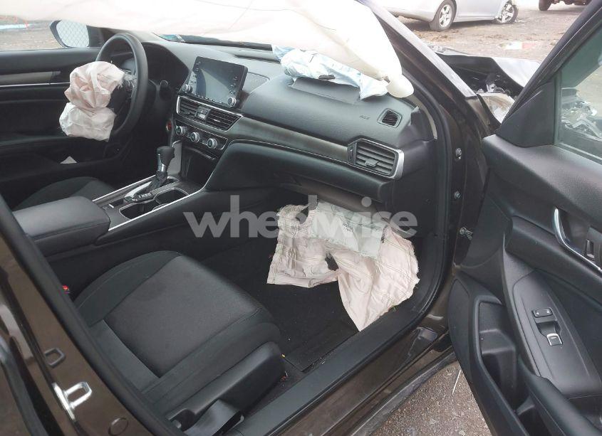 Photo 5 of 2018 Honda Accord LX (VIN 1HGCV1F17JA241961)