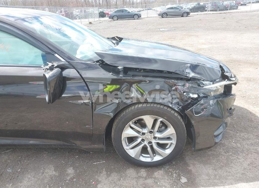 Photo 6 of 2018 Honda Accord LX (VIN 1HGCV1F17JA241961)