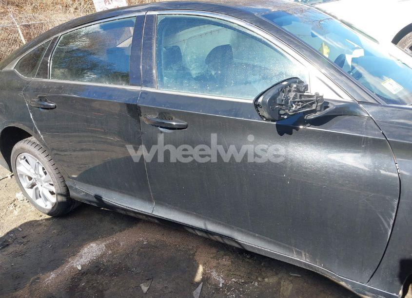 Photo 13 of 2019 Honda Accord LX (VIN 1HGCV1F17KA129050)