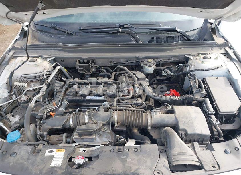 Photo 6 of 2019 Honda Accord LX (VIN 1HGCV1F17KA138945)