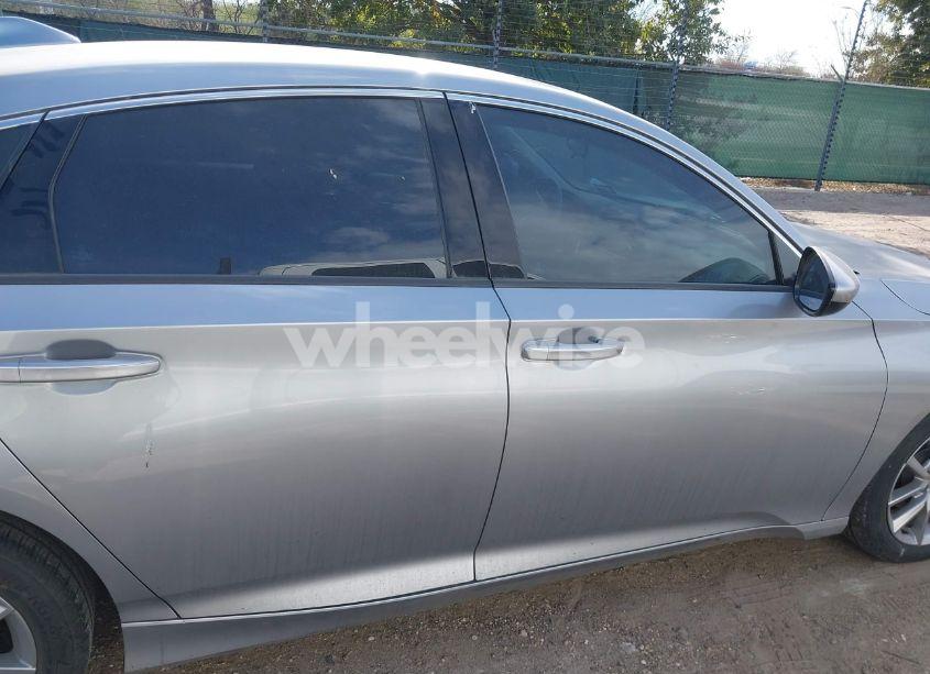 Photo 14 of 2022 Honda Accord LX (VIN 1HGCV1F17NA012928)