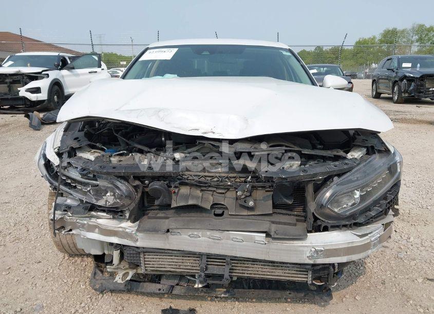 Photo 12 of 2018 Honda Accord LX (VIN 1HGCV1F18JA072971)