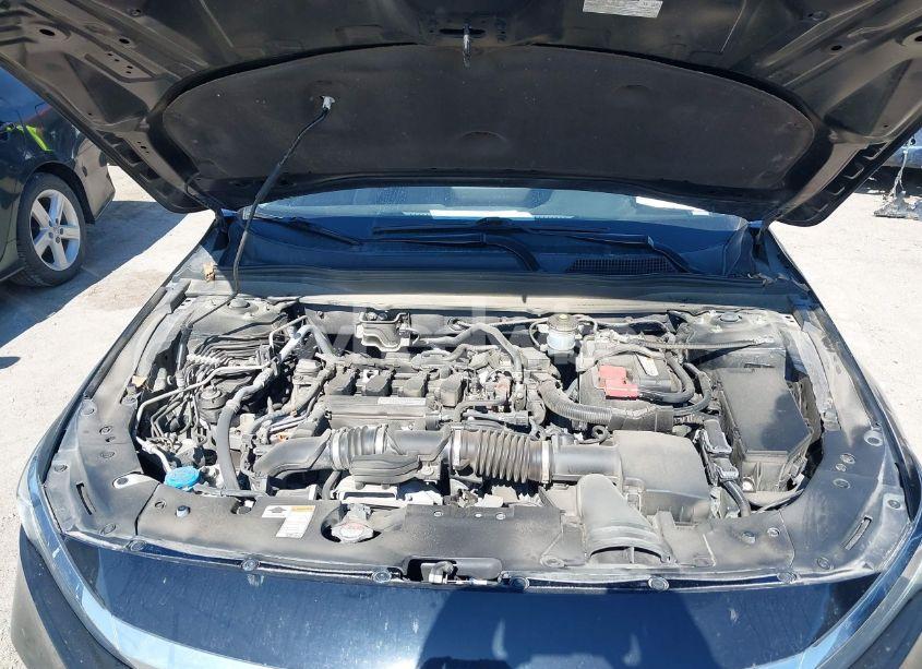 Photo 10 of 2018 Honda Accord LX (VIN 1HGCV1F18JA185836)