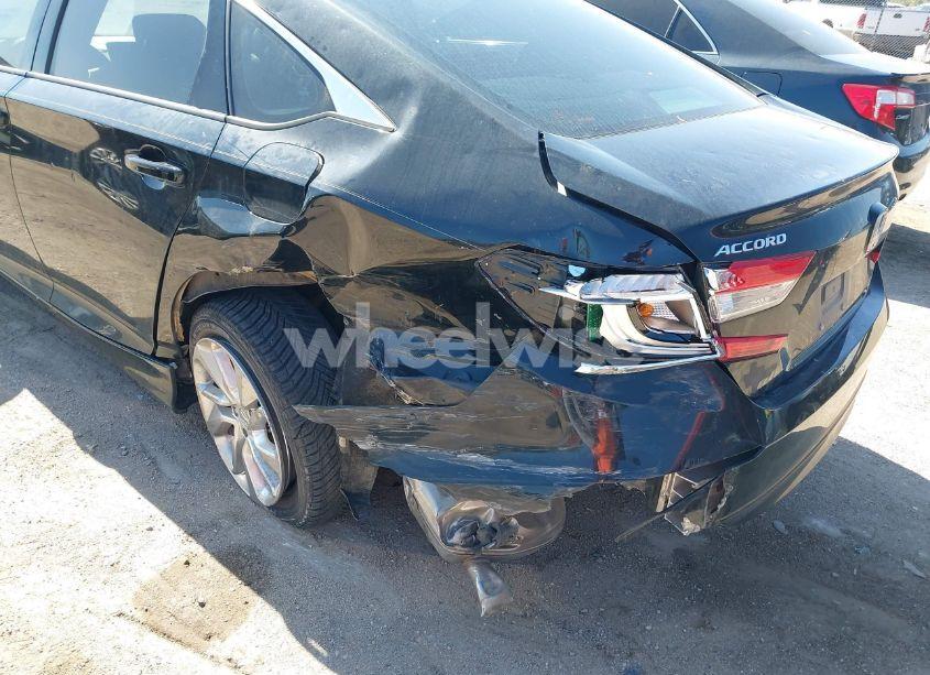 Photo 6 of 2018 Honda Accord LX (VIN 1HGCV1F18JA185836)