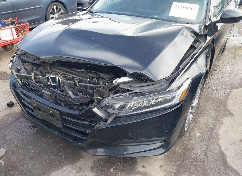 Photo 6 of 2018 Honda Accord LX (VIN 1HGCV1F18JA224795)