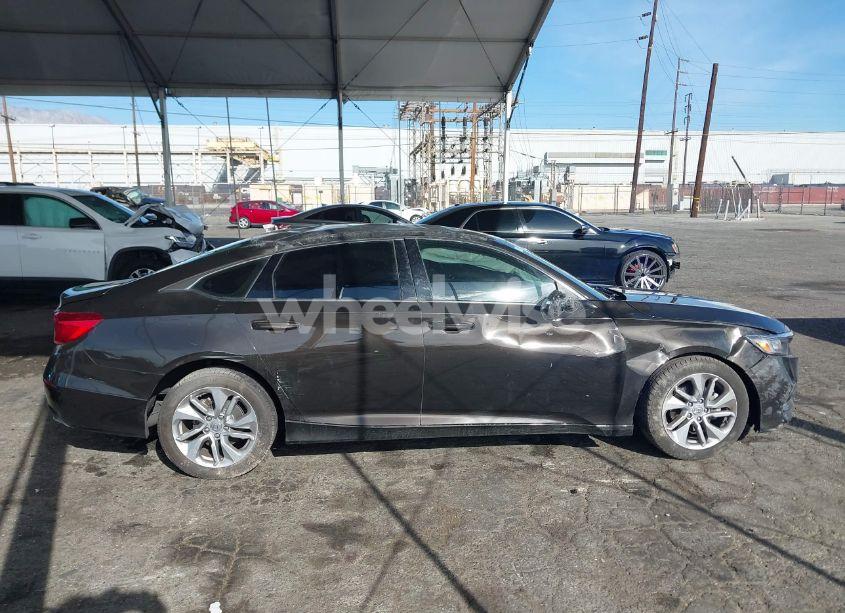 Photo 13 of 2018 Honda Accord LX (VIN 1HGCV1F18JA258915)