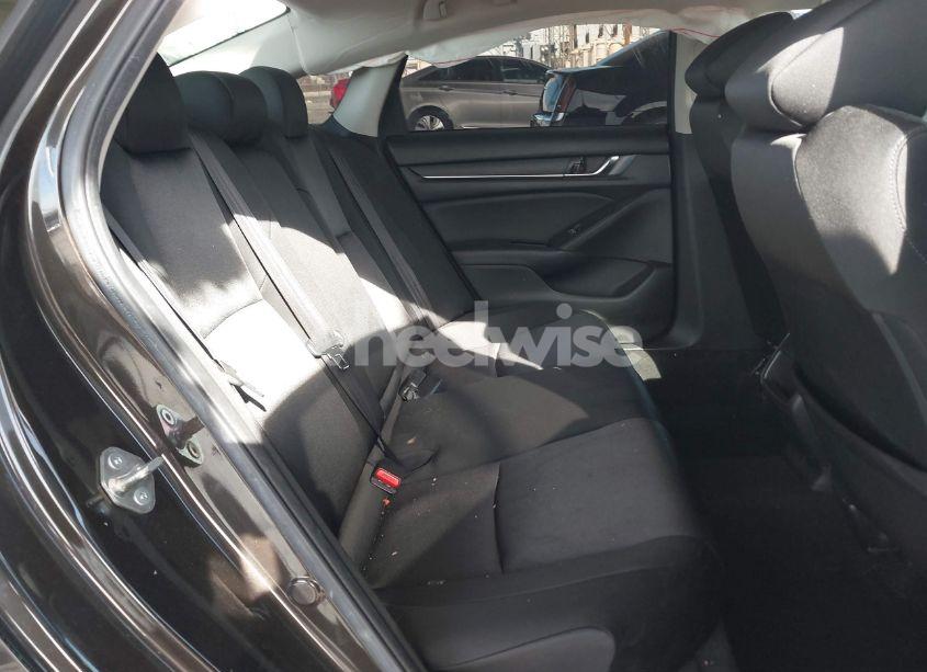 Photo 8 of 2018 Honda Accord LX (VIN 1HGCV1F18JA258915)