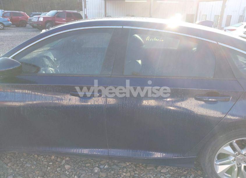 Photo 14 of 2018 Honda Accord LX (VIN 1HGCV1F18JA265251)