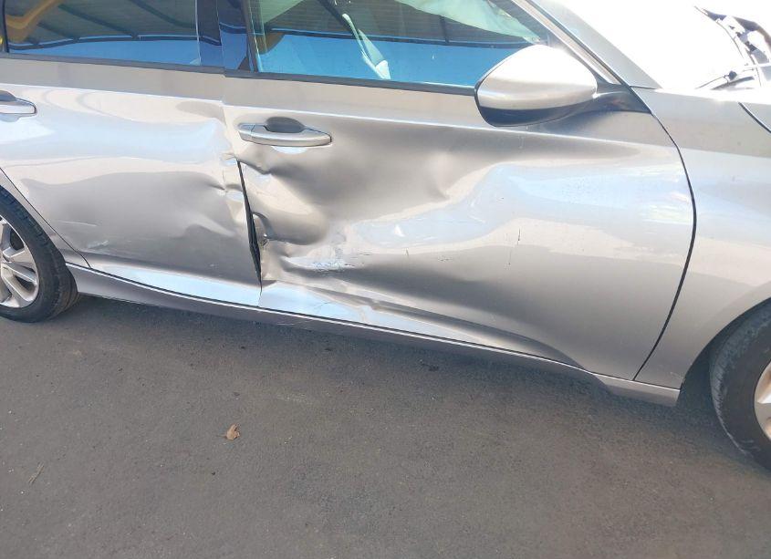 Photo 6 of 2019 Honda Accord LX (VIN 1HGCV1F18KA158024)