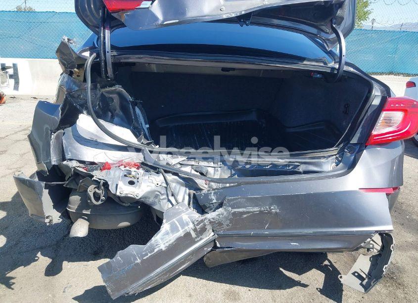 Photo 6 of 2019 Honda Accord LX (VIN 1HGCV1F18KA169833)