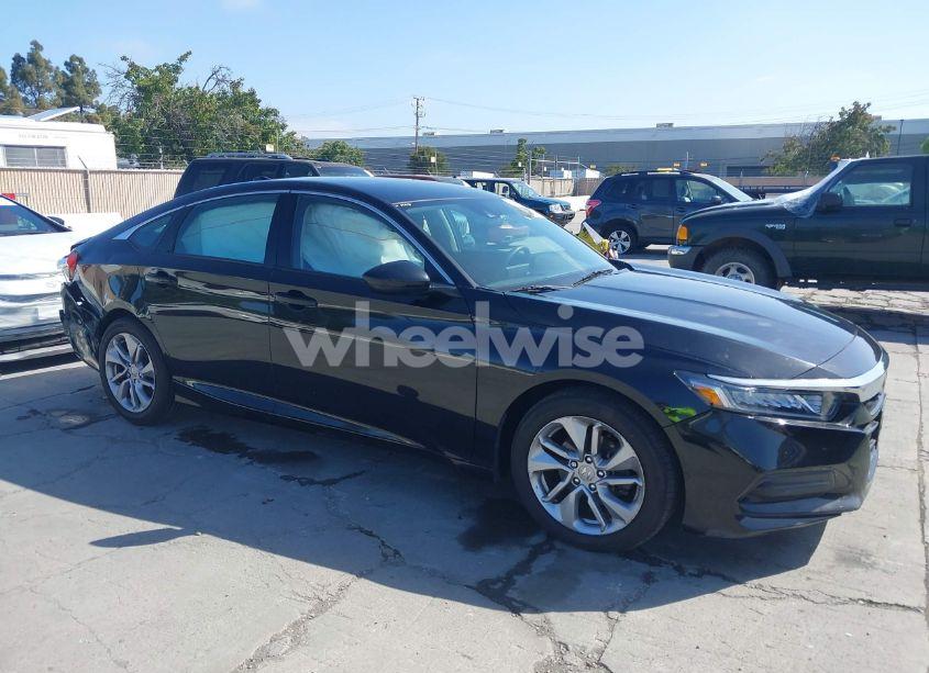 2018 Honda Accord LX (VIN 1HGCV1F19JA004596) main photo