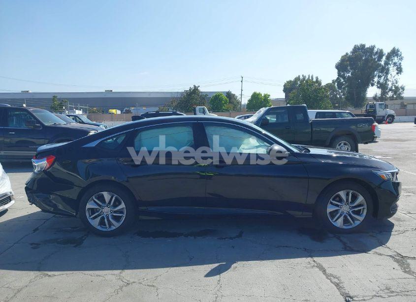 Photo 13 of 2018 Honda Accord LX (VIN 1HGCV1F19JA004596)