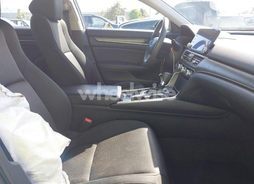 Photo 5 of 2018 Honda Accord LX (VIN 1HGCV1F19JA004596)
