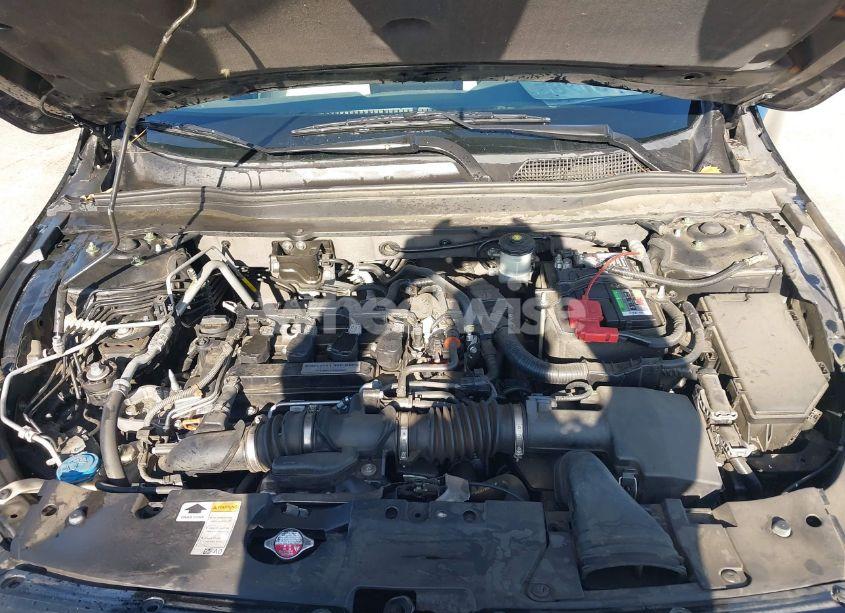 Photo 10 of 2018 Honda Accord LX (VIN 1HGCV1F19JA120252)