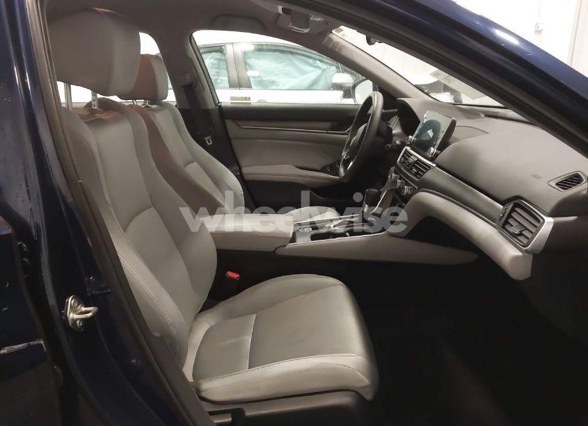 Photo 5 of 2018 Honda Accord LX (VIN 1HGCV1F19JA187322)