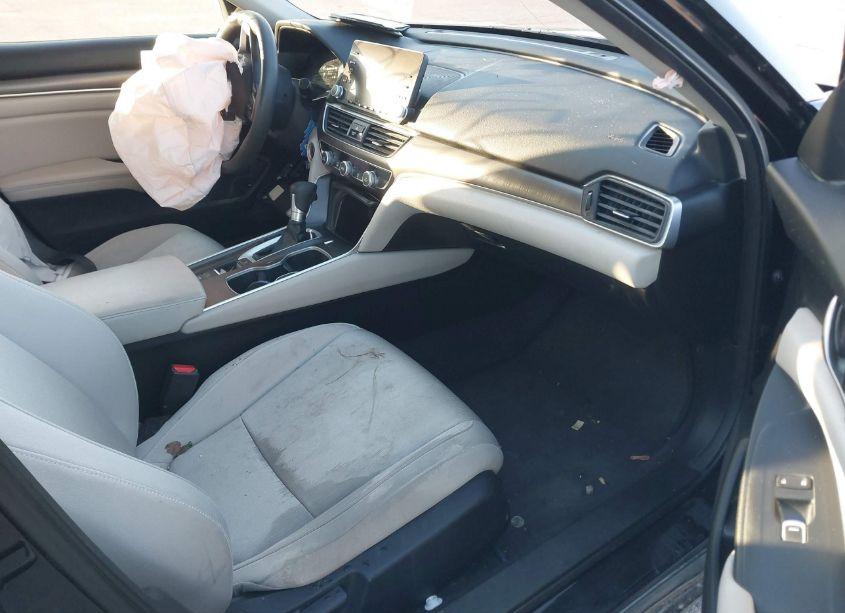 Photo 5 of 2018 Honda Accord LX (VIN 1HGCV1F19JA196263)