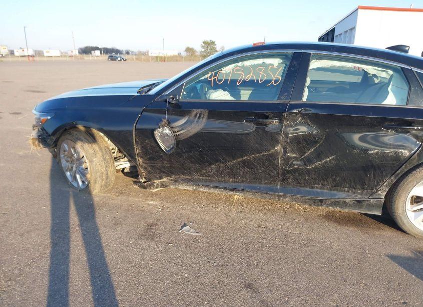 Photo 6 of 2018 Honda Accord LX (VIN 1HGCV1F19JA196263)