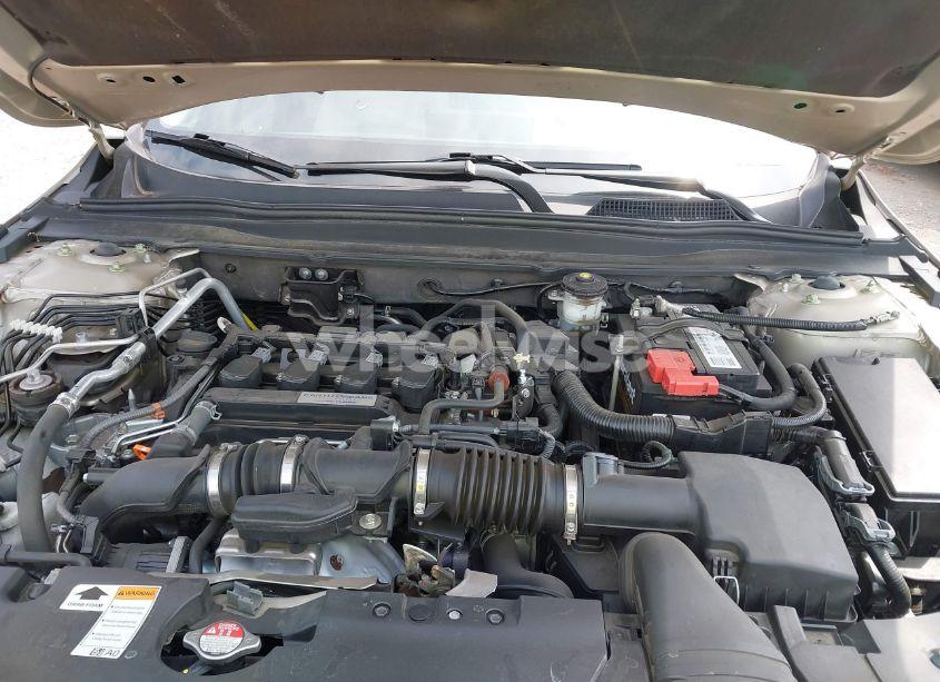Photo 10 of 2018 Honda Accord LX (VIN 1HGCV1F19JA205964)