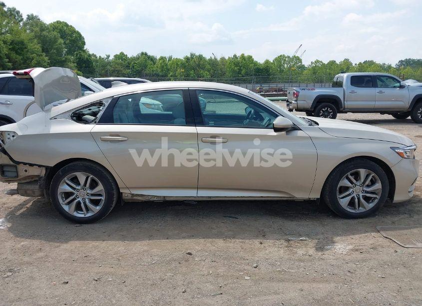 Photo 13 of 2018 Honda Accord LX (VIN 1HGCV1F19JA205964)