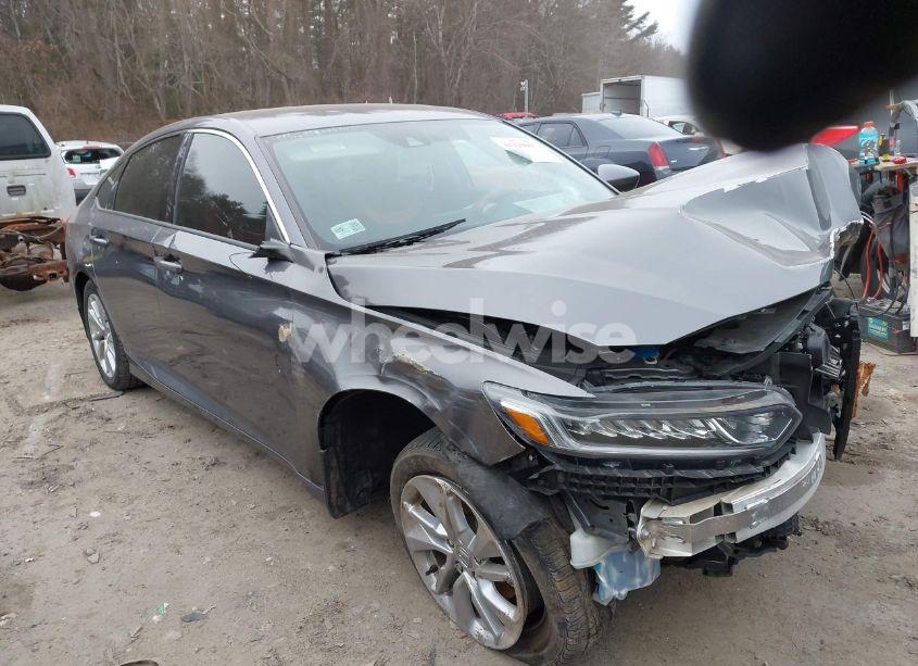 2018 Honda Accord LX (VIN 1HGCV1F19JA252380) main photo