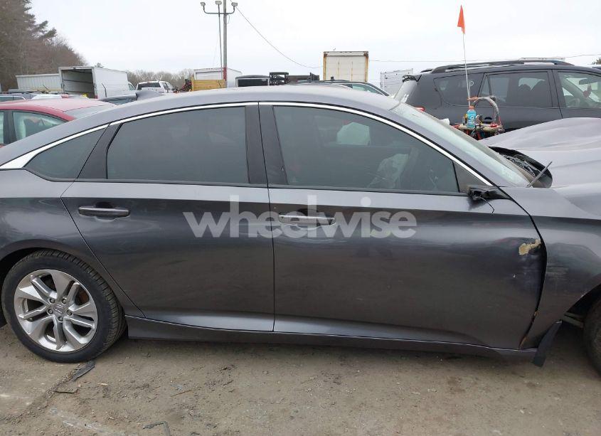 Photo 12 of 2018 Honda Accord LX (VIN 1HGCV1F19JA252380)