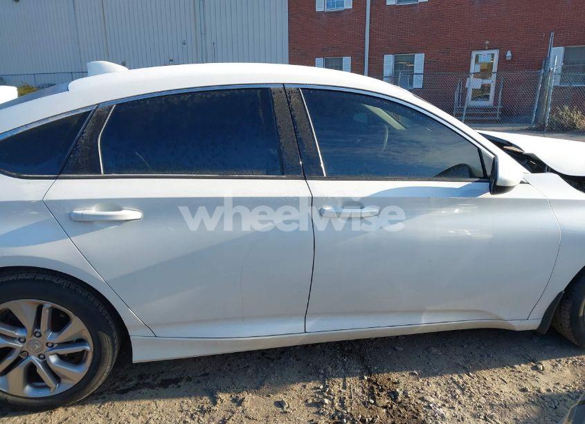 Photo 13 of 2018 Honda Accord SEDAN (VIN 1HGCV1F19JA810793)