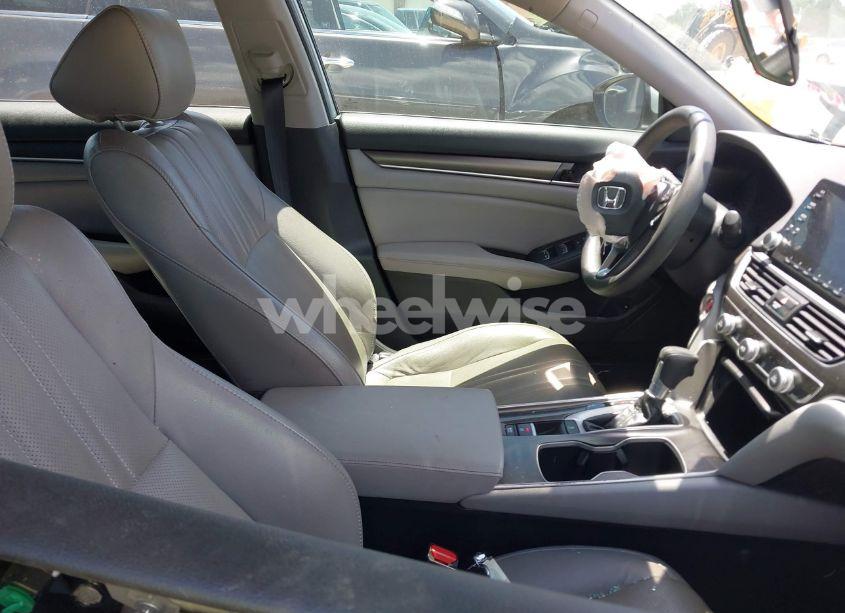 Photo 5 of 2019 Honda Accord LX (VIN 1HGCV1F19KA008262)