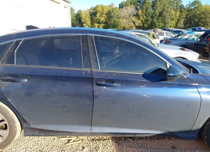 Photo 13 of 2019 Honda Accord LX (VIN 1HGCV1F19KA037177)