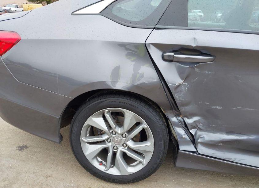 Photo 6 of 2019 Honda Accord LX (VIN 1HGCV1F19KA082670)
