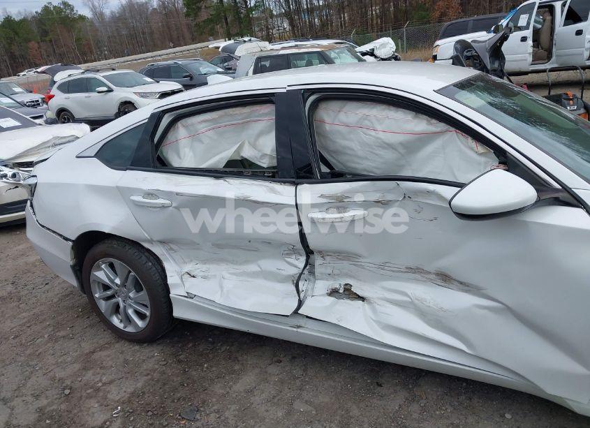 Photo 6 of 2020 Honda Accord LX (VIN 1HGCV1F19LA045166)