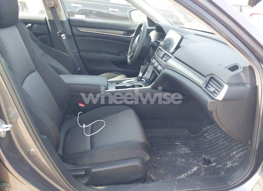 Photo 5 of 2022 Honda Accord LX (VIN 1HGCV1F19NA011246)