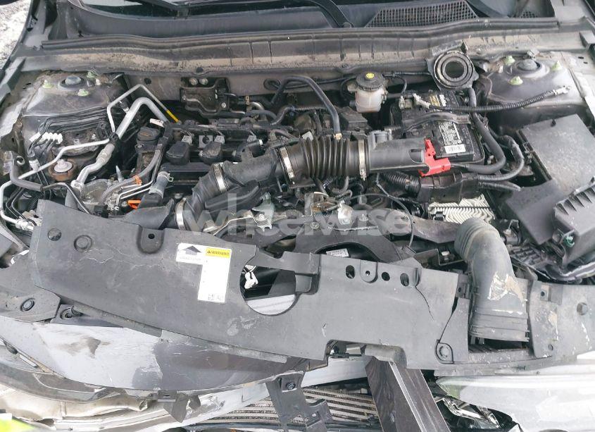 Photo 10 of 2018 Honda Accord LX (VIN 1HGCV1F1XJA015395)