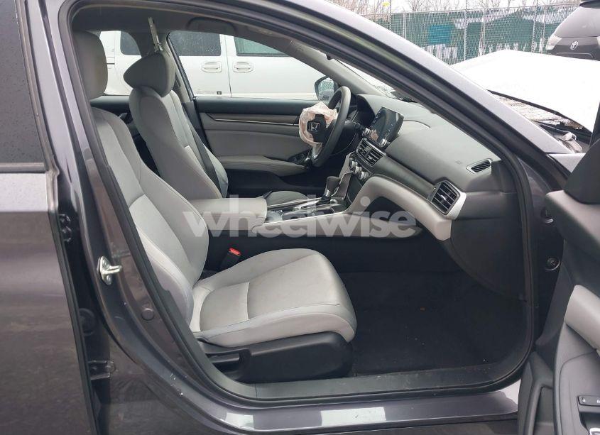 Photo 5 of 2018 Honda Accord LX (VIN 1HGCV1F1XJA015395)