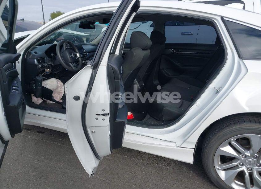 Photo 8 of 2018 Honda Accord LX (VIN 1HGCV1F1XJA032004)