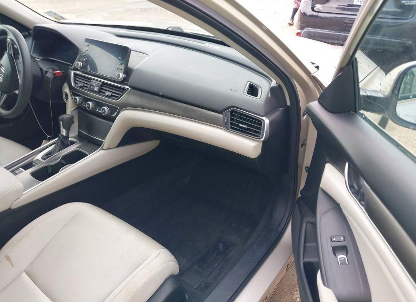 Photo 5 of 2018 Honda Accord LX (VIN 1HGCV1F1XJA033945)