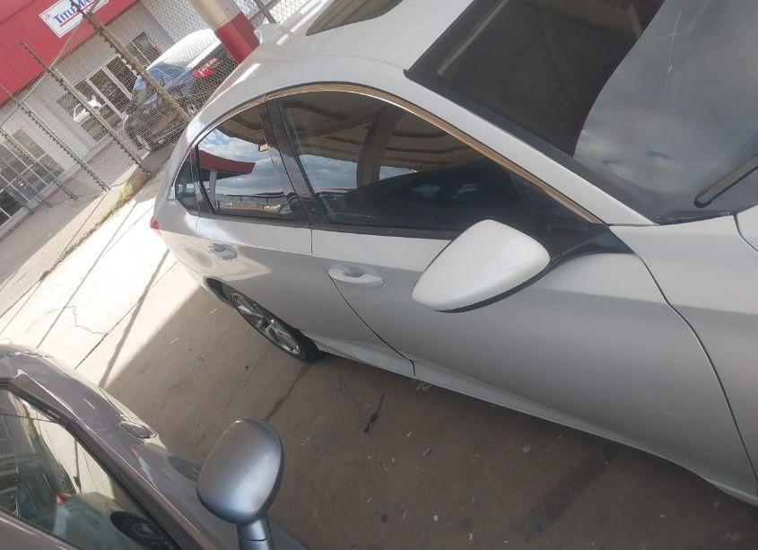 Photo 13 of 2018 Honda Accord LX (VIN 1HGCV1F1XJA067500)